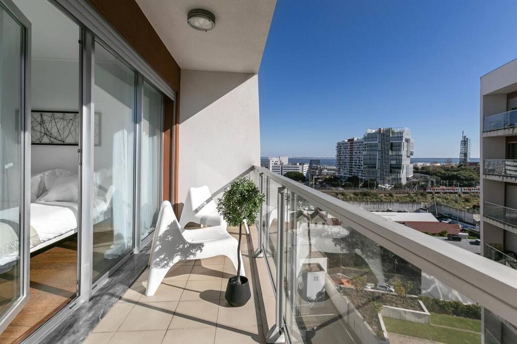 Lisbon Metro & Pool Apartment Lisboa Exterior foto