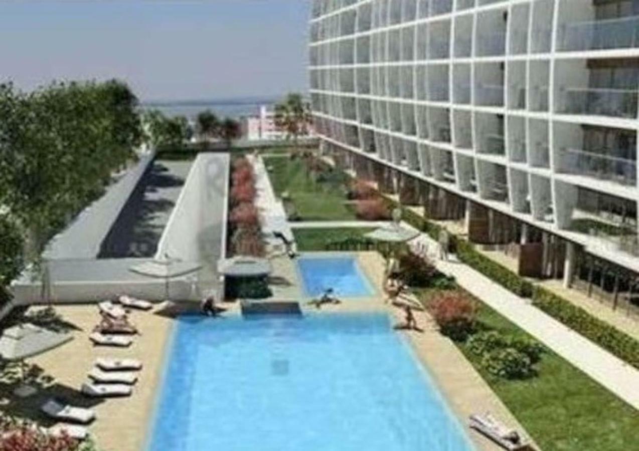 Lisbon Metro & Pool Apartment Lisboa Exterior foto