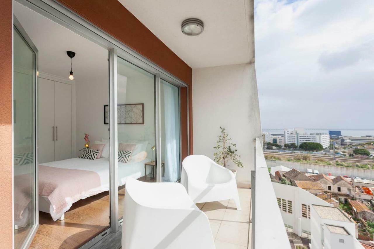 Lisbon Metro & Pool Apartment Lisboa Exterior foto